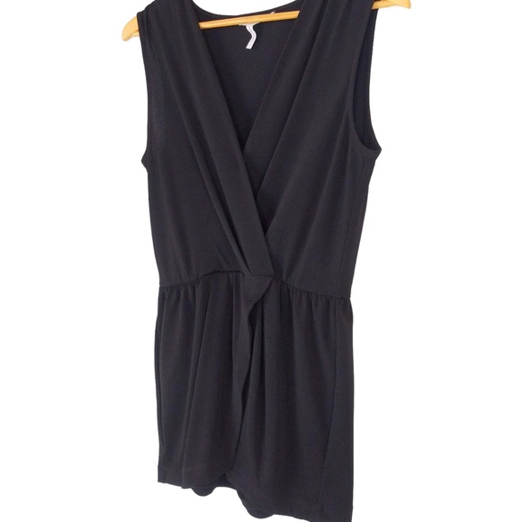 BCBGeneration Black Sleeveless V Neck Romper Shorts - Picture 9 of 12
